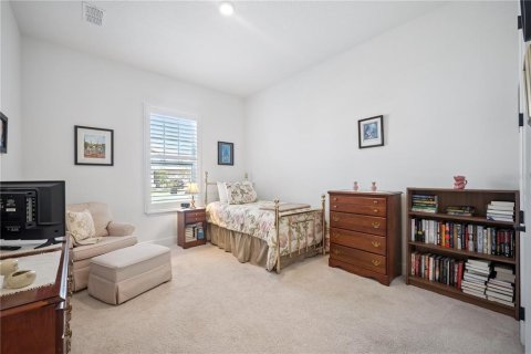 House in Winter Garden, Florida 5 bedrooms, 374.02 sq.m. № 2236304 - photo 24
