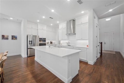 House in Winter Garden, Florida 5 bedrooms, 374.02 sq.m. № 2236304 - photo 15