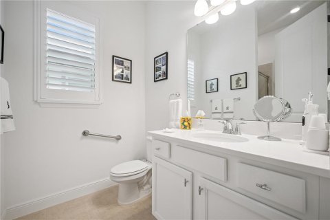 House in Winter Garden, Florida 5 bedrooms, 374.02 sq.m. № 2236304 - photo 25