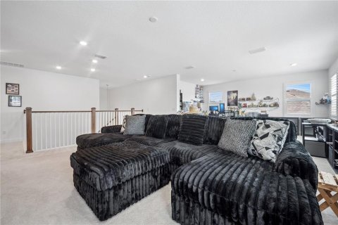 House in Winter Garden, Florida 5 bedrooms, 374.02 sq.m. № 2236304 - photo 30