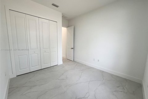 Casa en venta en Naples, Florida, 4 dormitorios, 150.13 m2 № 2050593 - foto 18