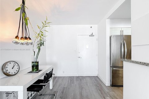 Copropriété à louer à Miami Beach, Floride: 1 chambre, 79.15 m2 № 1706393 - photo 9