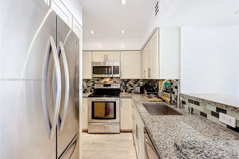 Copropriété à louer à Miami Beach, Floride: 1 chambre, 79.15 m2 № 1706393 - photo 10