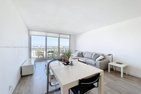 Copropriété à louer à Miami Beach, Floride: 1 chambre, 79.15 m2 № 1706393 - photo 22