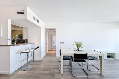 Copropriété à louer à Miami Beach, Floride: 1 chambre, 79.15 m2 № 1706393 - photo 16