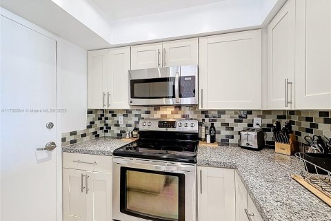 Copropriété à louer à Miami Beach, Floride: 1 chambre, 79.15 m2 № 1706393 - photo 14