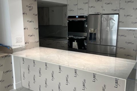 Condominio en venta en Bal Harbour, Florida, 3 dormitorios, 156.82 m2 № 1727157 - foto 3
