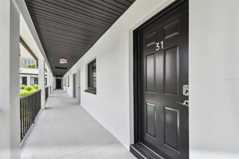 Apartment in Belleair Bluffs, Florida 2 bedrooms, 97.55 sq.m. № 1679364 - photo 5