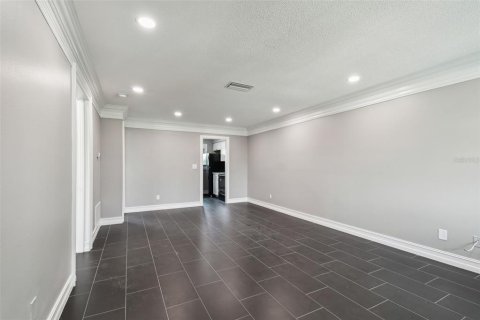 Apartment in Belleair Bluffs, Florida 2 bedrooms, 97.55 sq.m. № 1679364 - photo 8