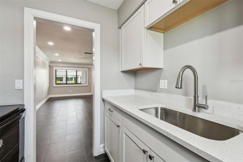 Apartment in Belleair Bluffs, Florida 2 bedrooms, 97.55 sq.m. № 1679364 - photo 15