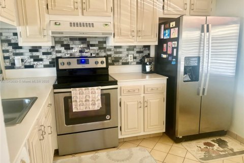 Condo in Coconut Creek, Florida, 2 bedrooms  № 1812098 - photo 8