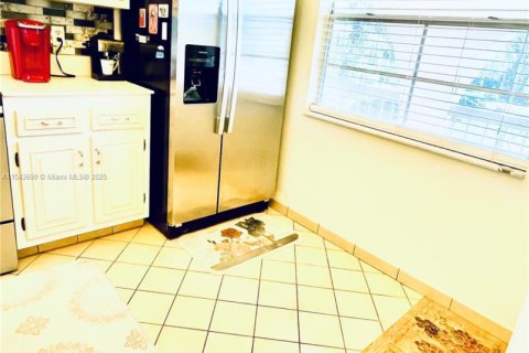 Condo in Coconut Creek, Florida, 2 bedrooms  № 1812098 - photo 10