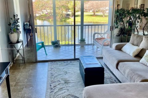 Condo in Coconut Creek, Florida, 2 bedrooms  № 1812098 - photo 28