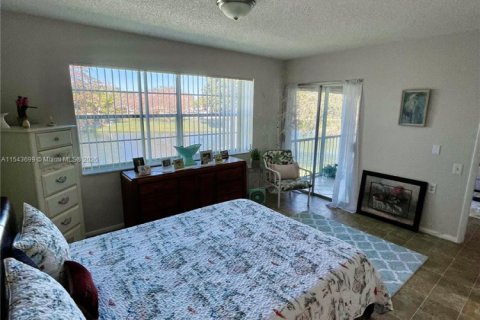 Condo in Coconut Creek, Florida, 2 bedrooms  № 1812098 - photo 13