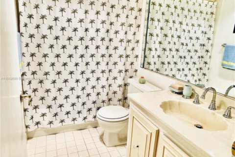 Condo in Coconut Creek, Florida, 2 bedrooms  № 1812098 - photo 24
