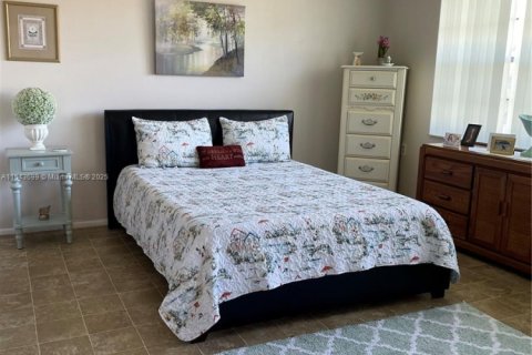 Condo in Coconut Creek, Florida, 2 bedrooms  № 1812098 - photo 12