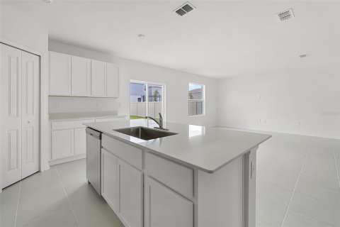 Casa en alquiler en Lake Wales, Florida, 5 dormitorios, 196.21 m2 № 1885813 - foto 8