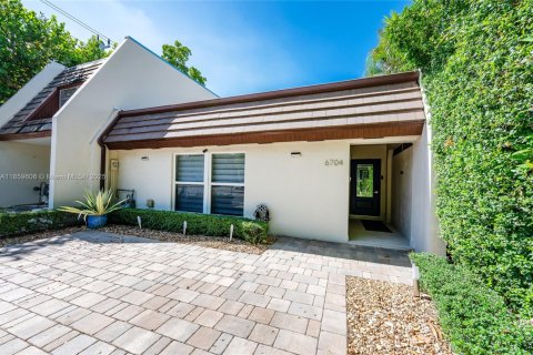 Casa en venta en Miami Lakes, Florida, 3 dormitorios, 116.59 m2 № 1889465 - foto 2