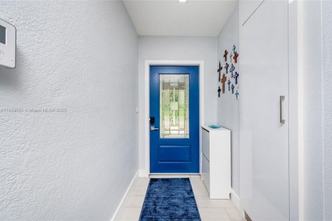 Casa en venta en Miami Lakes, Florida, 3 dormitorios, 116.59 m2 № 1889465 - foto 3
