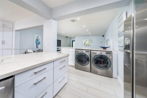 Casa en venta en Miami Lakes, Florida, 3 dormitorios, 116.59 m2 № 1889465 - foto 7