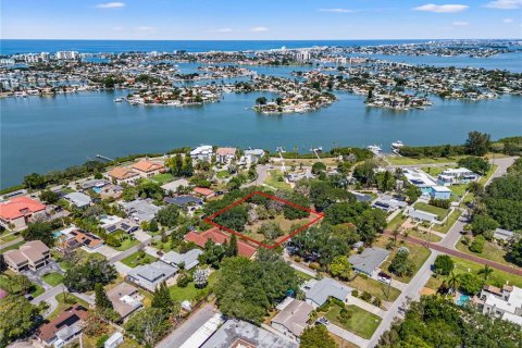 Land in Saint Petersburg, Florida № 2239447