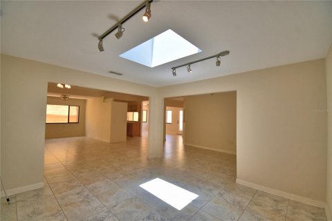 House in Winter Haven, Florida 3 bedrooms, 156.17 sq.m. № 1886728 - photo 10