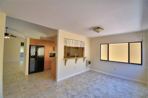 House in Winter Haven, Florida 3 bedrooms, 156.17 sq.m. № 1886728 - photo 25