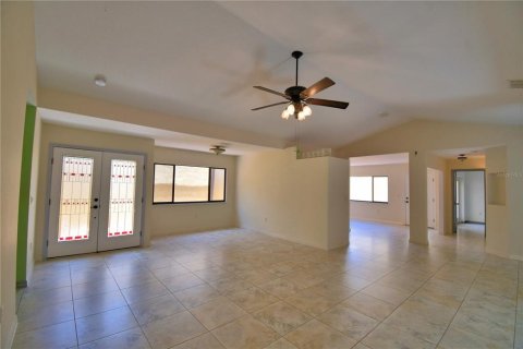 House in Winter Haven, Florida 3 bedrooms, 156.17 sq.m. № 1886728 - photo 5