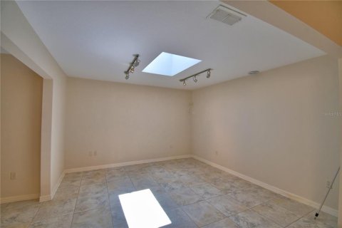 House in Winter Haven, Florida 3 bedrooms, 156.17 sq.m. № 1886728 - photo 7