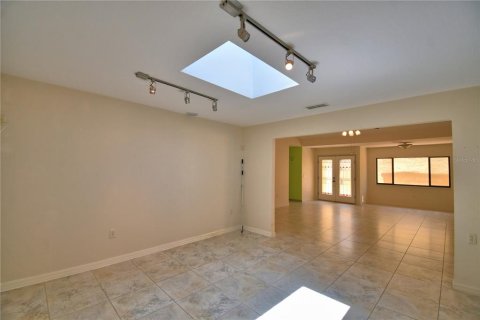 House in Winter Haven, Florida 3 bedrooms, 156.17 sq.m. № 1886728 - photo 9