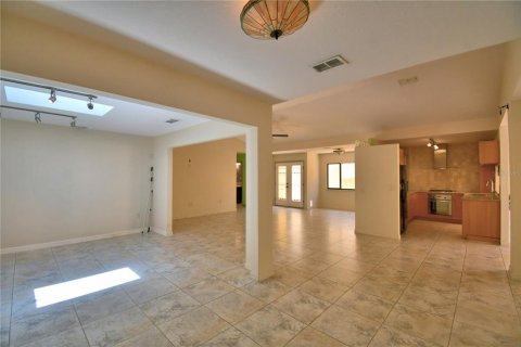 House in Winter Haven, Florida 3 bedrooms, 156.17 sq.m. № 1886728 - photo 13