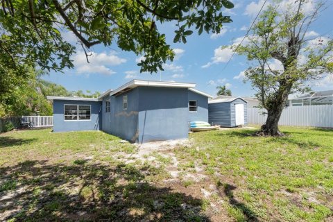 House in Fort Myers, Florida 2 bedrooms, 106.74 sq.m. № 1795735 - photo 21