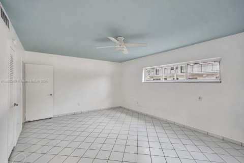Condo in Key Biscayne, Florida, 2 bedrooms  № 1797648 - photo 20