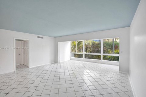 Condo in Key Biscayne, Florida, 2 bedrooms  № 1797648 - photo 2