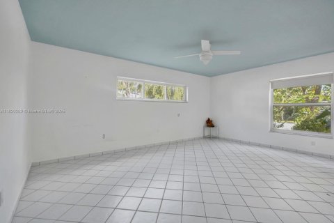 Condo in Key Biscayne, Florida, 2 bedrooms  № 1797648 - photo 16