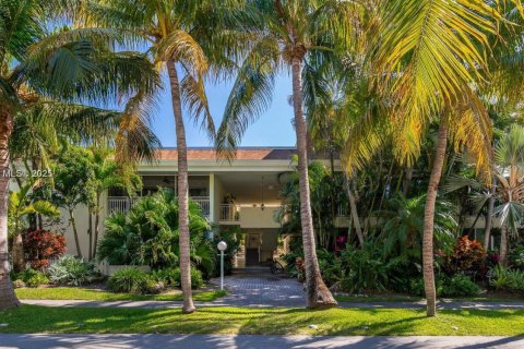 Condo in Key Biscayne, Florida, 2 bedrooms  № 1797648 - photo 27