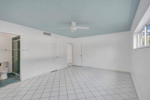 Condo in Key Biscayne, Florida, 2 bedrooms  № 1797648 - photo 14