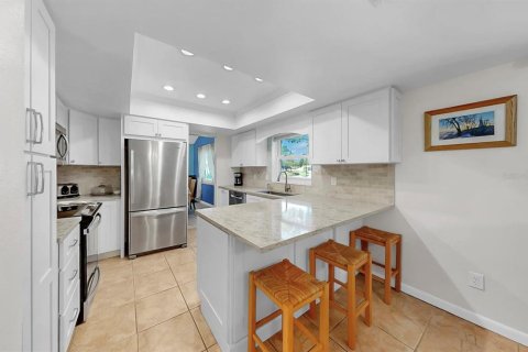 House in Lutz, Florida 4 bedrooms, 165.37 sq.m. № 1876735 - photo 10