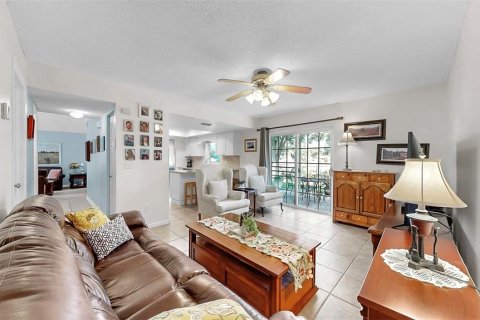 House in Lutz, Florida 4 bedrooms, 165.37 sq.m. № 1876735 - photo 13