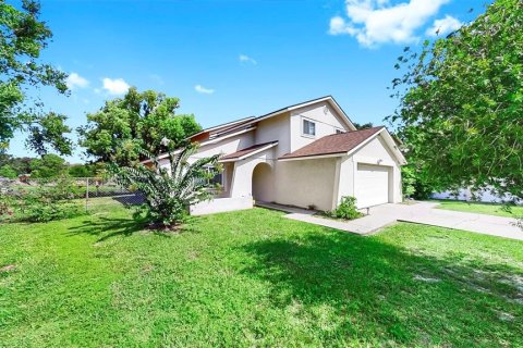 House in Lutz, Florida 4 bedrooms, 165.37 sq.m. № 1876735 - photo 2