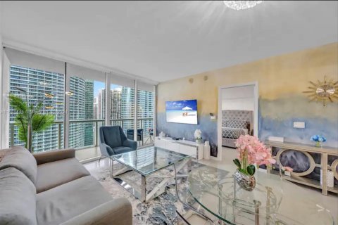 Condominio en venta en Miami, Florida, 1 dormitorio, 73.39 m2 № 2035017 - foto 2