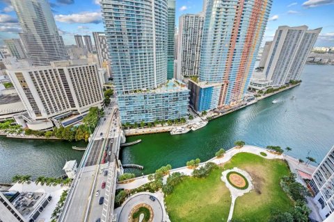 Condominio en venta en Miami, Florida, 1 dormitorio, 73.39 m2 № 2035017 - foto 3