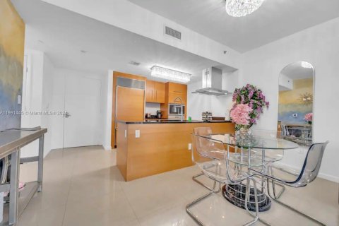 Condominio en venta en Miami, Florida, 1 dormitorio, 73.39 m2 № 2035017 - foto 13