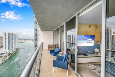 Condominio en Miami, Florida, 1 dormitorio  № 2035017