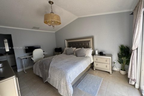 House in Miami, Florida 3 bedrooms, 116.03 sq.m. № 2366382 - photo 14