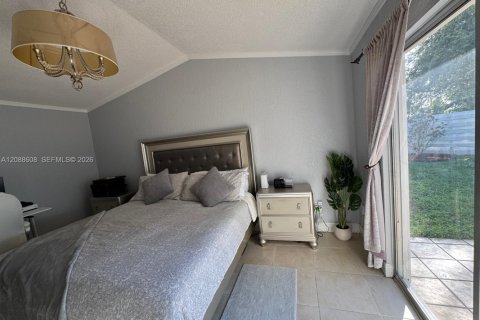 House in Miami, Florida 3 bedrooms, 116.03 sq.m. № 2366382 - photo 15