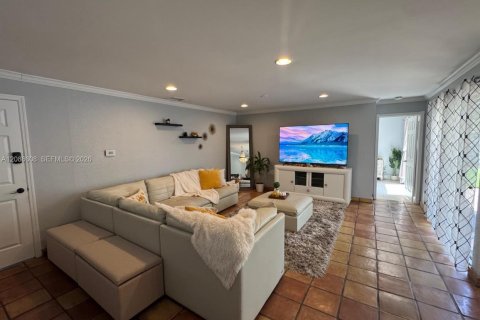 House in Miami, Florida 3 bedrooms, 116.03 sq.m. № 2366382 - photo 4