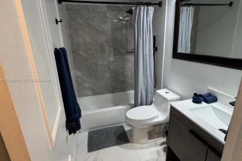 House in Miami, Florida 3 bedrooms, 116.03 sq.m. № 2366382 - photo 11