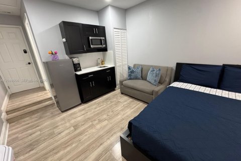 House in Miami, Florida 3 bedrooms, 116.03 sq.m. № 2366382 - photo 9