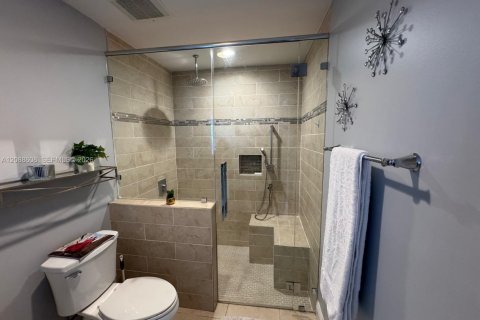 House in Miami, Florida 3 bedrooms, 116.03 sq.m. № 2366382 - photo 16